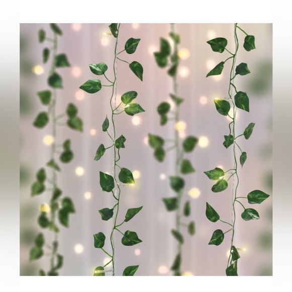 5' x 3.5' LED Vine Curtain String
Lights Warm White Ivy Fairy Lights Battery - Picture 3 of 4